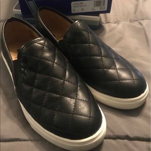 White mountain black quilted slip ons